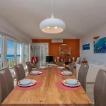 Three-bedroom In Appartement Podaca