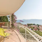 Three-bedroom In Appartamento Podaca