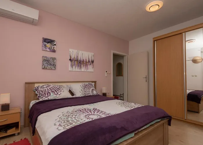 Lägenhet Three-bedroom In