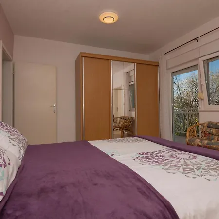 Lägenhet Three-bedroom In *