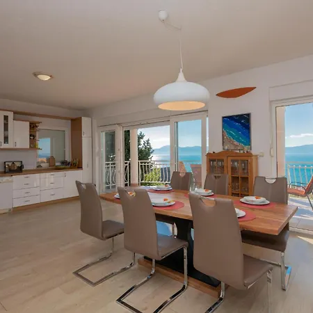 Three-bedroom In * Podaca